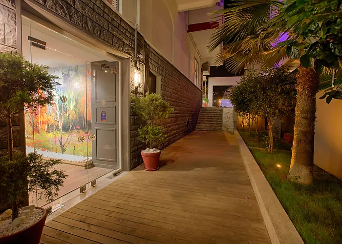Hma Hotel & Suites