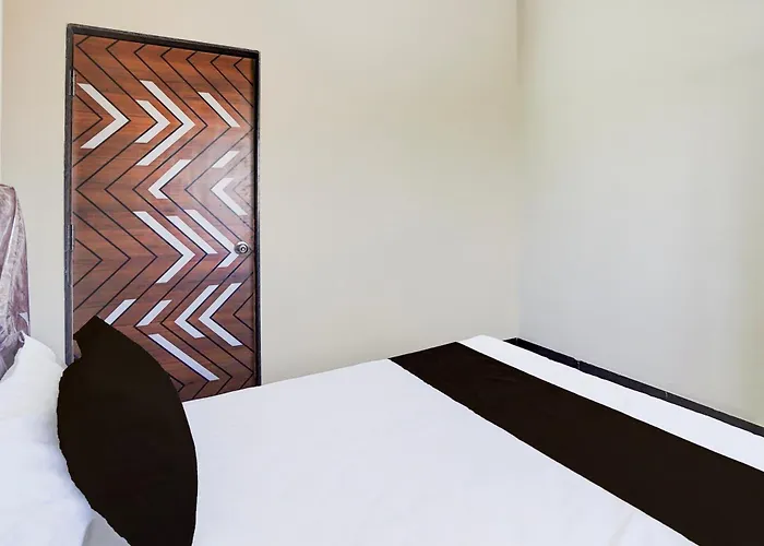 Hotel O Midwaytreat Burhanpur