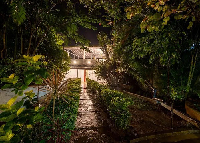 Villas avec piscine privée à Kandy