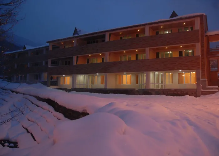 Tsaghkahovit Hotel