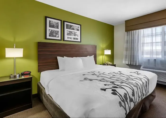 Pleasant Hill Hotels