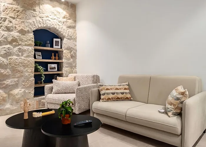 Mamilla View- Suites & Apt Hotel