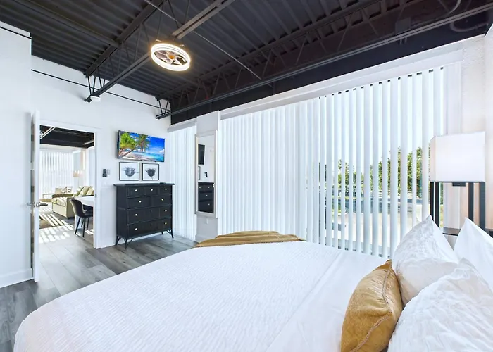Rocket Launch View Loft Near Beach & Port-Unit 209