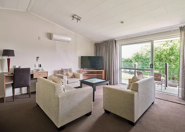 Suncourt Hotel & Conference Centre