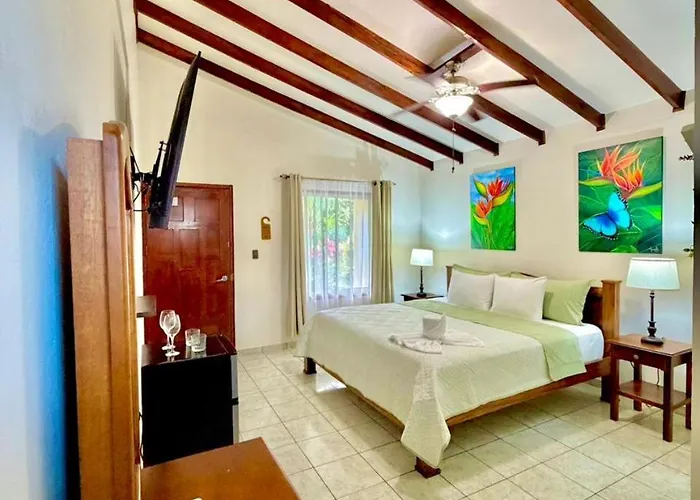 Loma Real Hot Springs Bed & Breakfast