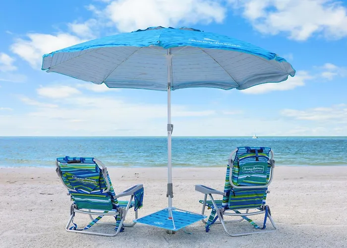 Inviting Condo On Beach With Pool And Tennis Courts