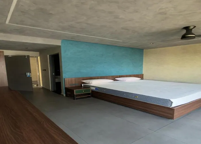Valparai Hotels
