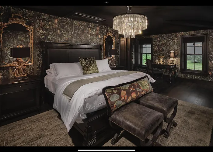 Carversville Inn