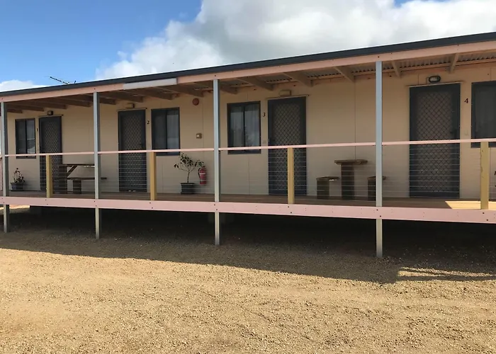 Port Hughes Hotels
