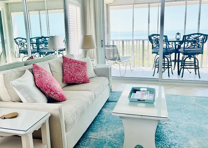 Breathtaking Views At Seaspray - Oceanfront Accomodations