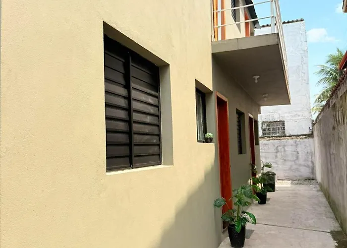 Bertihouse - Apartamentos com piscina perto da praia
