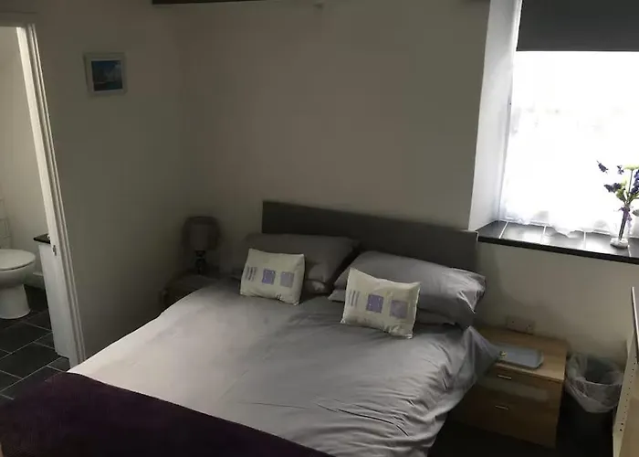 Newlyn Hotels