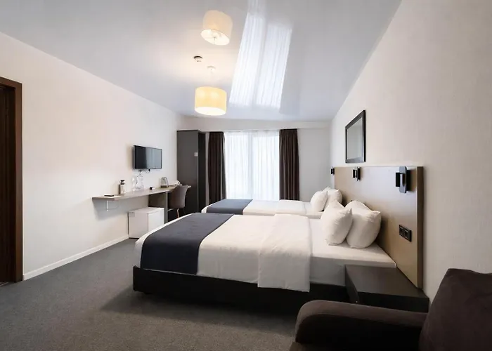 Hotel Green Town