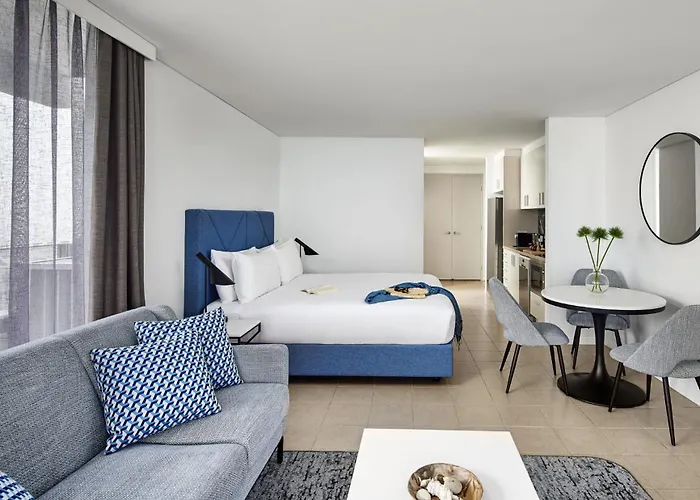 Burleigh Heads Hotels