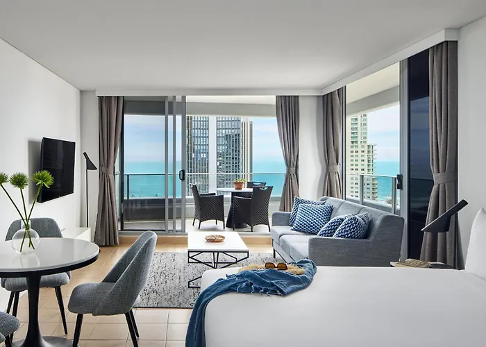 Burleigh Heads Hotels