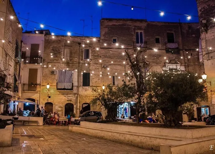 Piazzetta Degli Innamorati