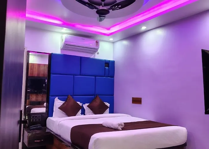 Hotel Midnight