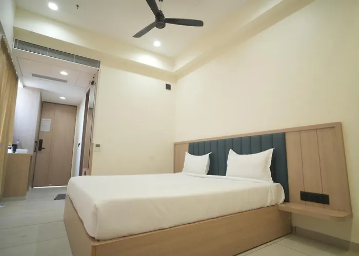 Mahadev Hotel