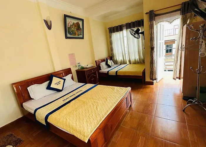 Nha Nghi White House Hoai Minh - Pho Di Bo Quan Lan