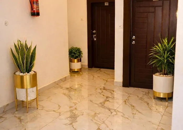 Hotel Ayodhya