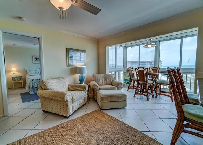 Waterfront Two-Bedroom Condo On Venice Island