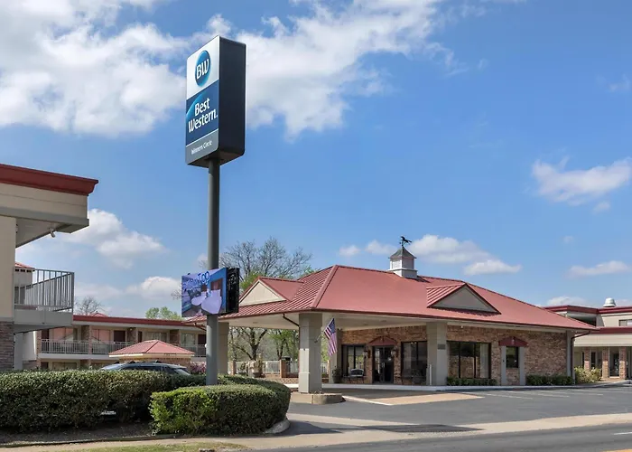 Lake Hamilton Hotels