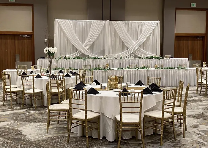 Bay City Hotels With Jacuzzi in Room
