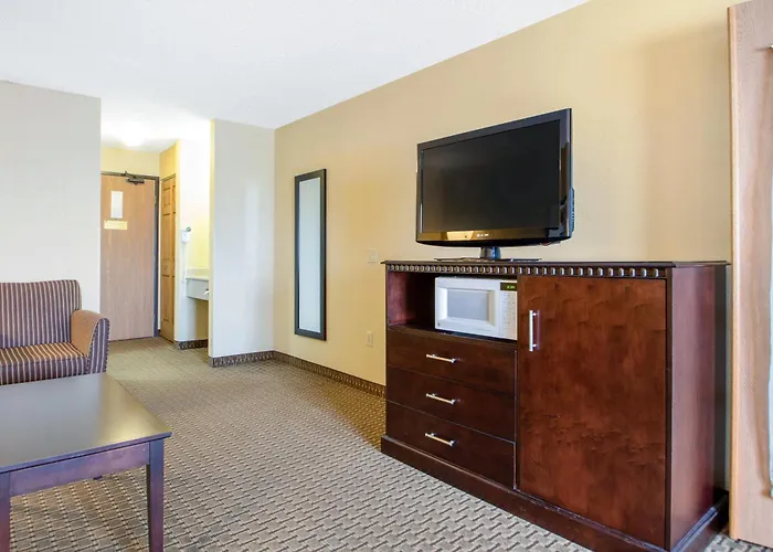 Portage Hotels