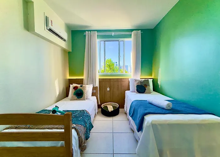 Aptos em Bal Piçarras a150m da PRAIA, dois quartos, sala de estar, COZINHA COMPLETA, SACADA com CHURRASQUEIRA, WI-FI, PISCINA, PORTARIA 24h, PLAYGROUND e QUADRA DE ESPORTES