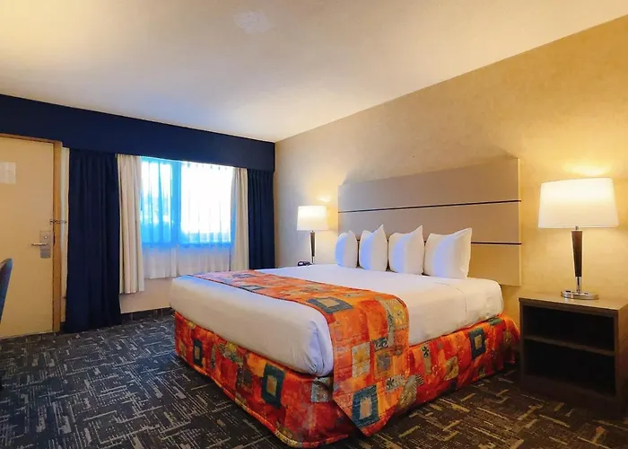 West Vancouver Hotels