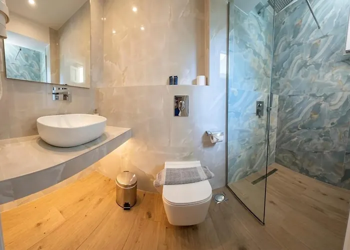 Hotel Avra