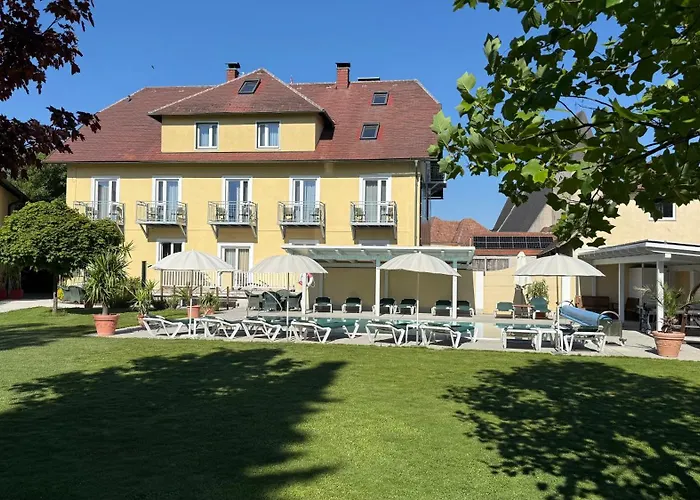 Hotels in Maria Laach am Jauerling