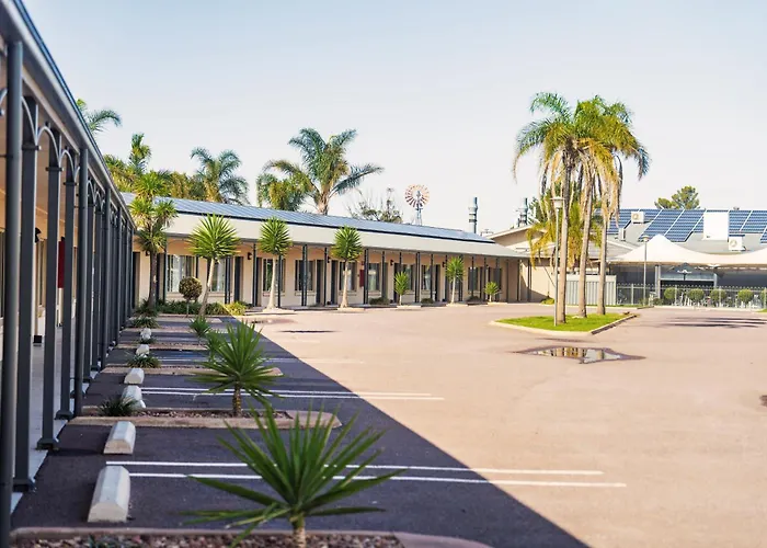 Sundowner Motel Hotel