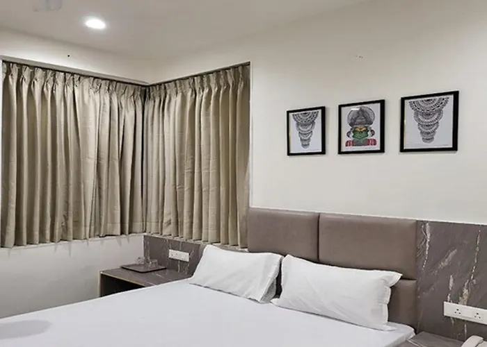 Hotel Jay Palace Inn