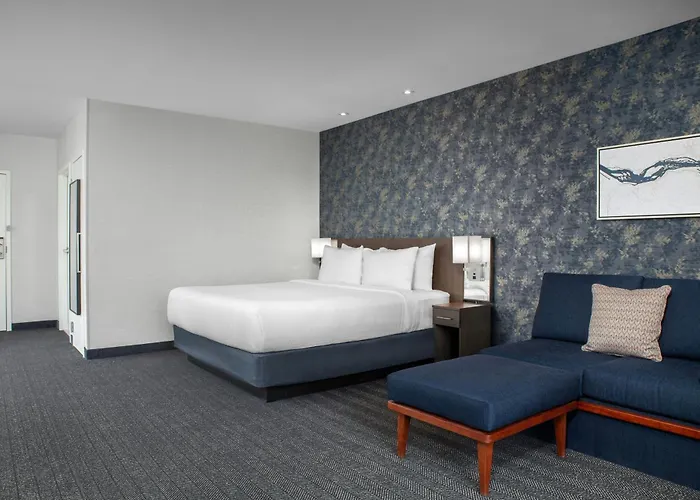 Courtyard By Marriott Richmond Downtown