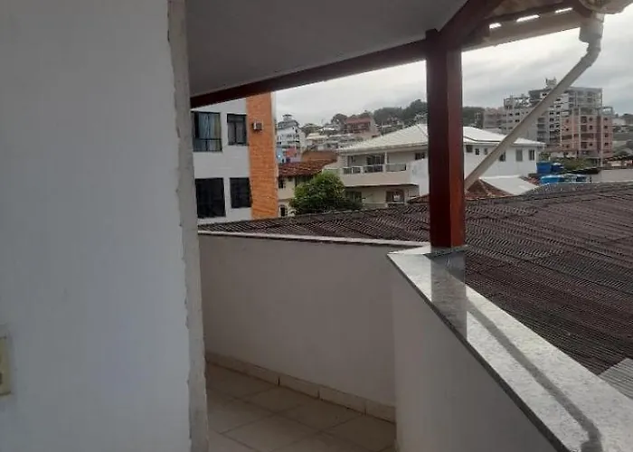 Suites e Kitnets praia Iriri