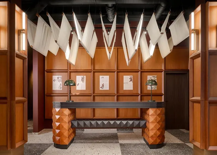 Skald Akureyri, Curio Collection By Hilton
