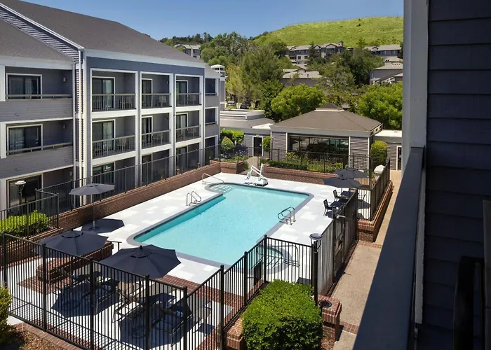 Larkspur Hotels