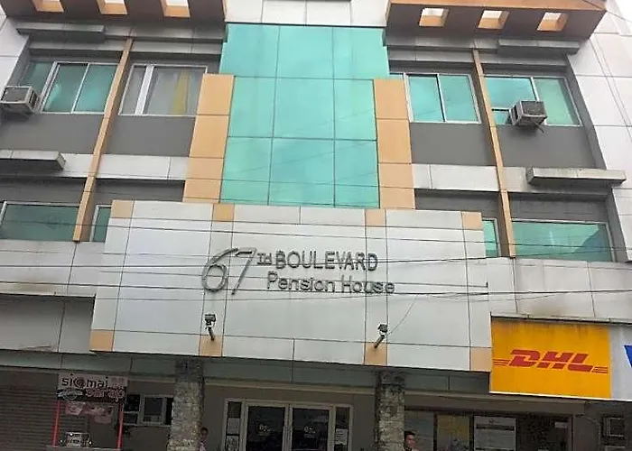 67Th Boulevard Pension House