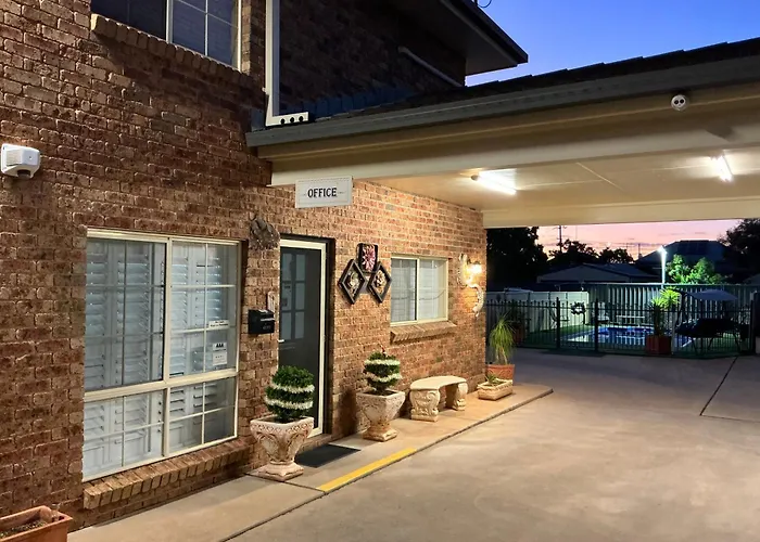 Parkes Hotels