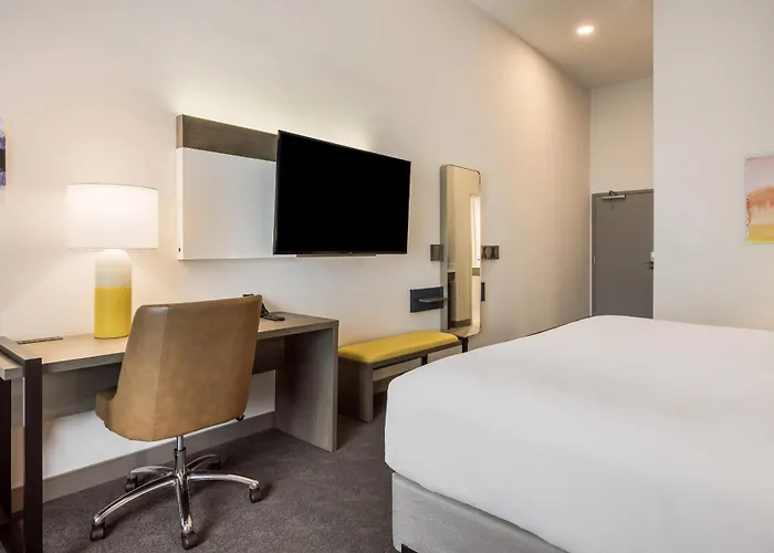 Gaylord Hotels With Jacuzzi in Room