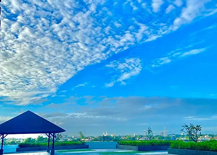 Amirah'S Place Azure North