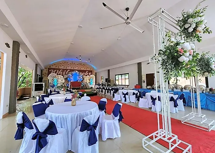 Three M'S Hotel And Restaurant