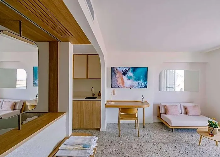 Iluka Hotels