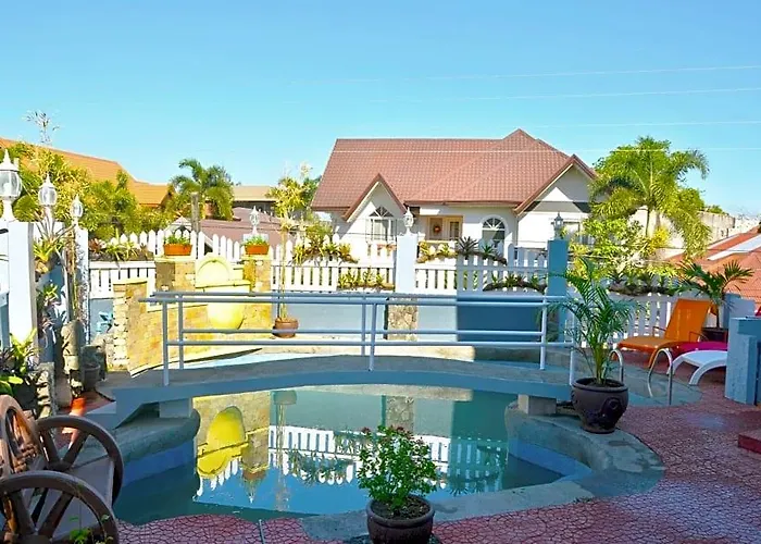 Grand Peninsula Suites