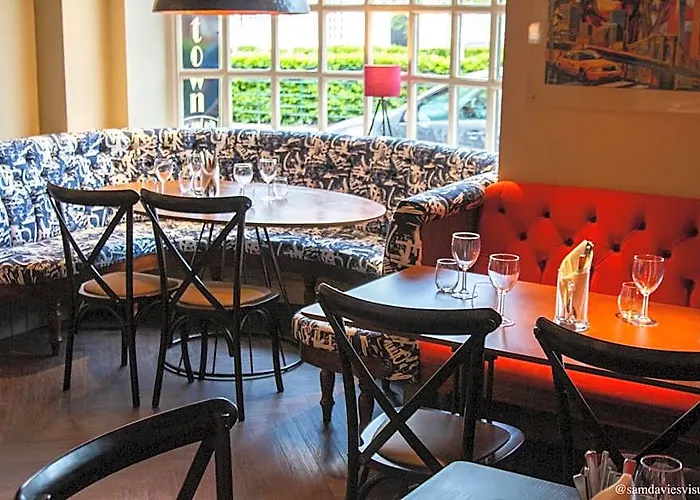 The Broadway Hotel And Carvery