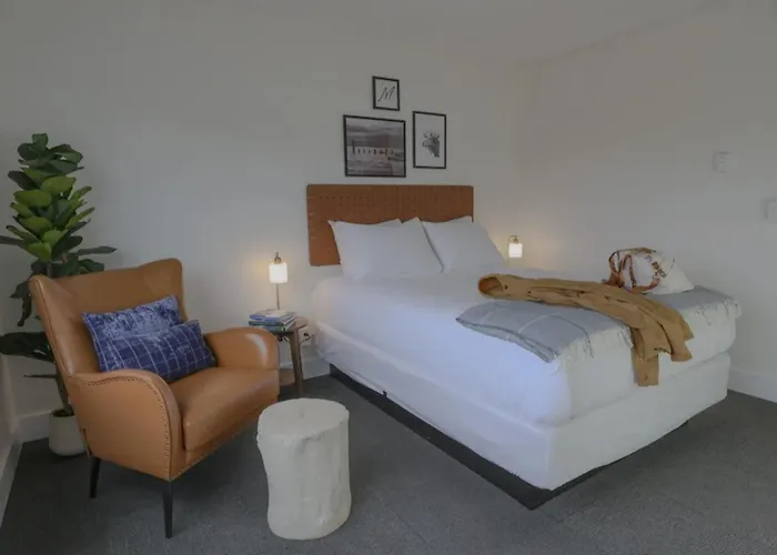 Homer Hotels