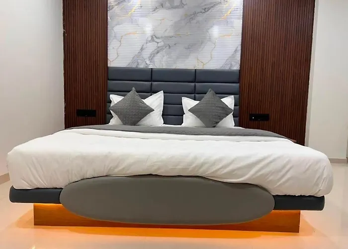 Hotel Peacock Anand