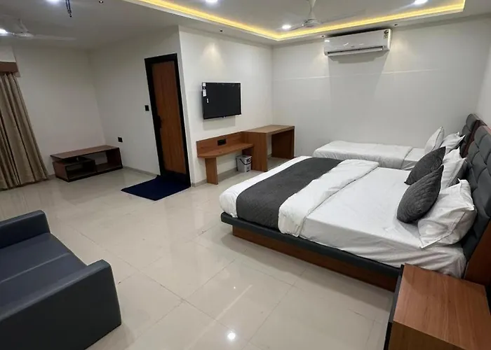 Hotel Peacock Anand