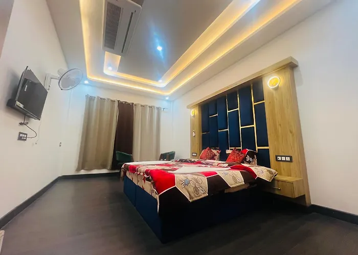 Gulmarg Star Inn